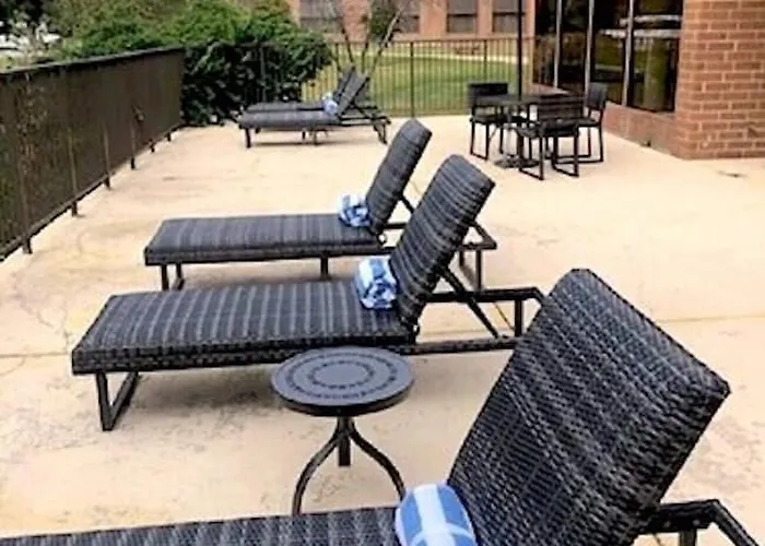 Doubletree By Hilton Naperville
