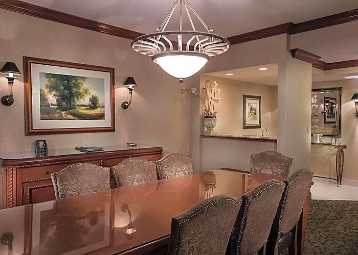 Hotel Doubletree By Hilton Naperville Lisle