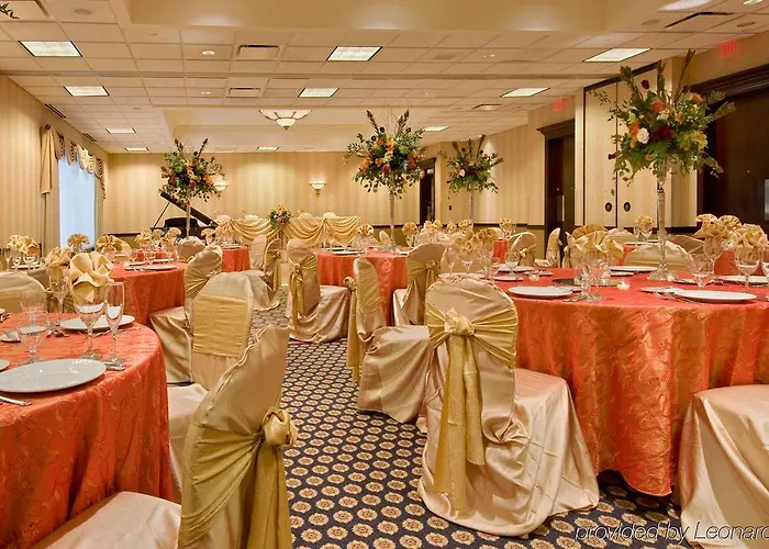 Doubletree By Hilton Naperville Отель Лайл