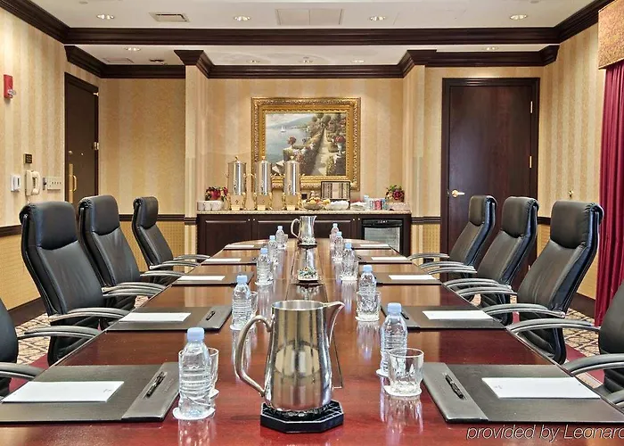 Doubletree By Hilton Naperville Отель