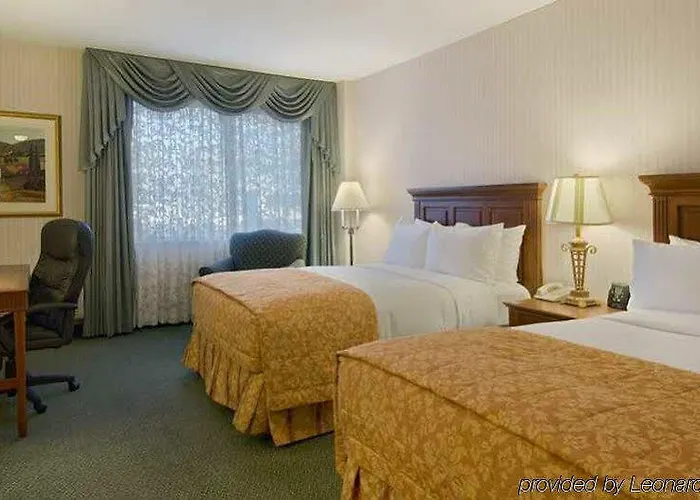 Doubletree By Hilton Naperville 3*